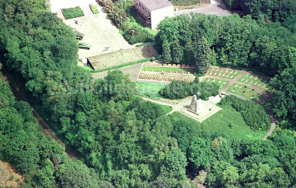 Seelow / Brandenburg aus der Vogelperspektive: Gedenkstätte an den Seelower Höhen.