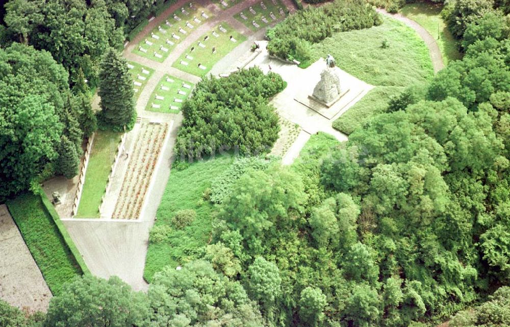 Seelow / Brandenburg aus der Vogelperspektive: Gedenkstätte an den Seelower Höhen.