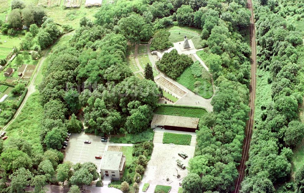 Seelow / Brandenburg von oben - Gedenkstätte an den Seelower Höhen.