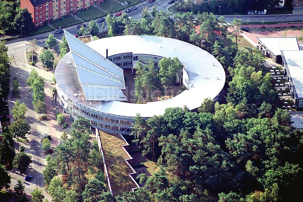 Luftbild Geesthacht / Niedersachsen - Geesthacht / Niedersachsen Blick auf die 1990 gegründete vierzügige Halbtagsschule mit gymnasialer Oberstufe (ca