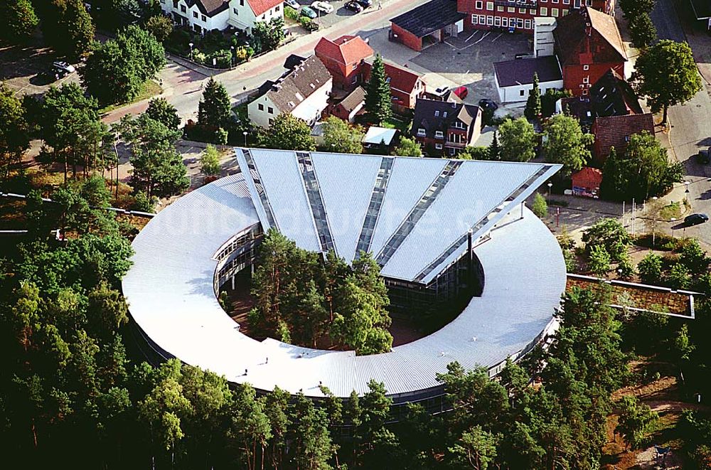 Geesthacht / Niedersachsen aus der Vogelperspektive: Geesthacht / Niedersachsen Blick auf die 1990 gegründete vierzügige Halbtagsschule mit gymnasialer Oberstufe (ca