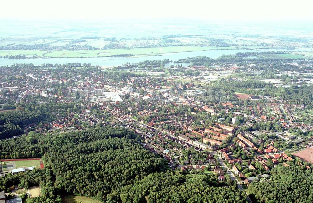 Luftaufnahme Geesthacht / Niedersachsen - Geesthacht / Niedersachsen Stadtansicht von Geesthacht an der Elbe, südlich von Hamburg in Niedersachsen 06.09.2003