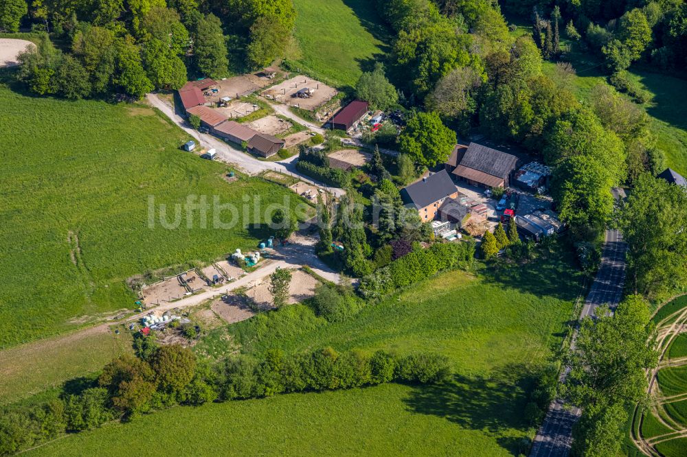 Im Böllberg von oben - Gehöft und Bauernhof in Im Böllberg im Bundesland Nordrhein-Westfalen, Deutschland