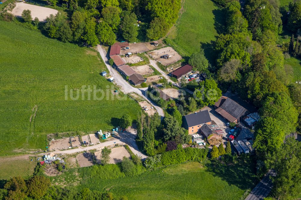 Im Böllberg aus der Vogelperspektive: Gehöft und Bauernhof in Im Böllberg im Bundesland Nordrhein-Westfalen, Deutschland