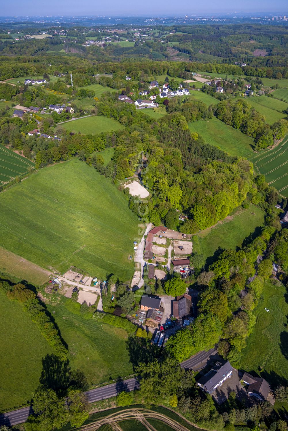 Luftaufnahme Im Böllberg - Gehöft und Bauernhof in Im Böllberg im Bundesland Nordrhein-Westfalen, Deutschland