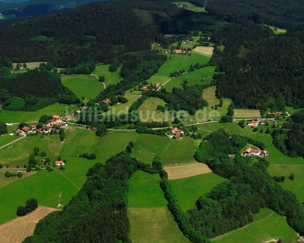 Luftaufnahme Hiening - Gehöft und Bauernhof in Hiening im Bundesland Bayern, Deutschland