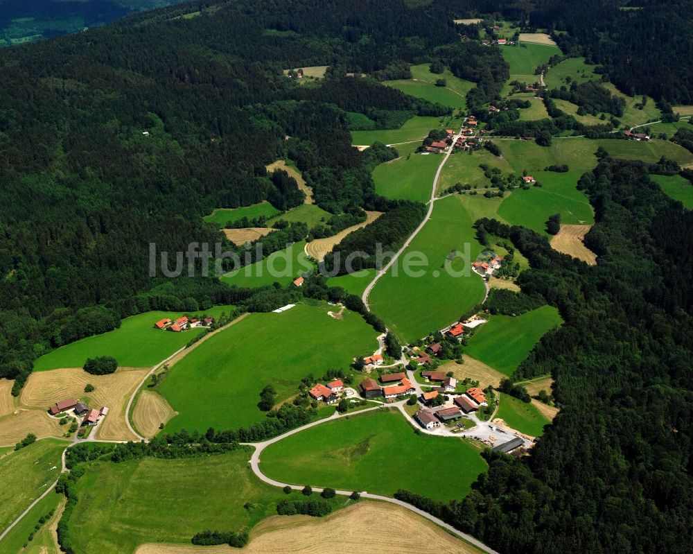 Hitzenberg von oben - Gehöft und Bauernhof in Hitzenberg im Bundesland Bayern, Deutschland