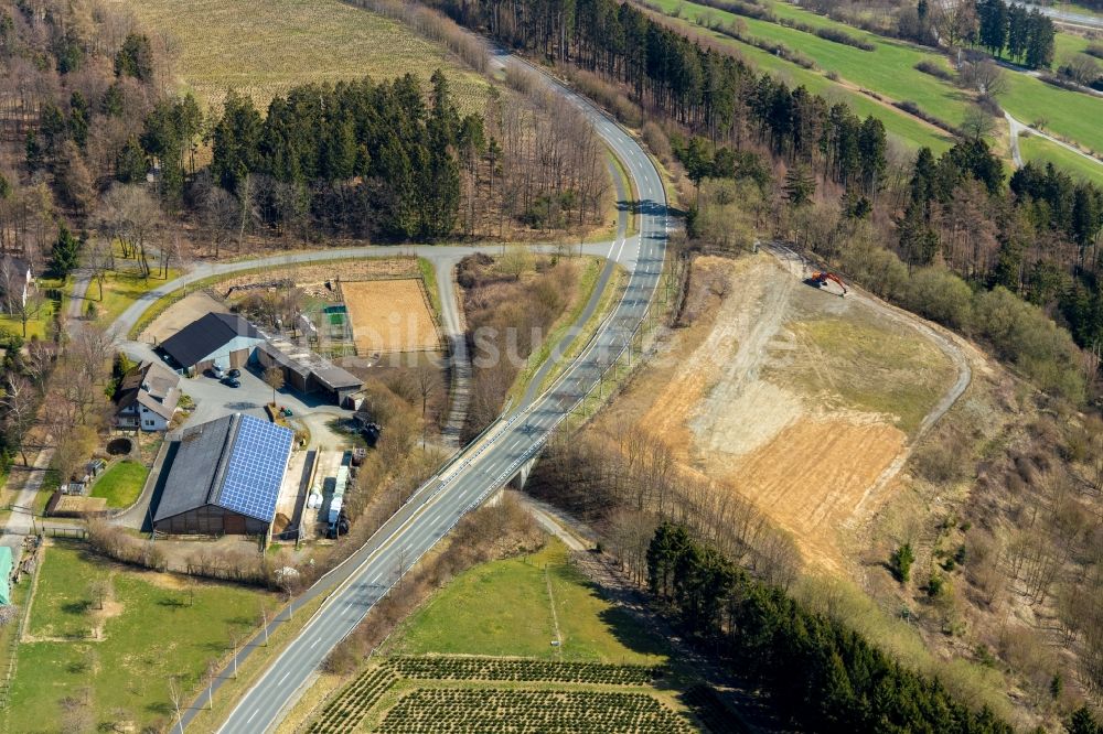 Luftbild Schmallenberg - Gehöft und Bauernhof an der Hochstraße in Schmallenberg im Bundesland Nordrhein-Westfalen, Deutschland