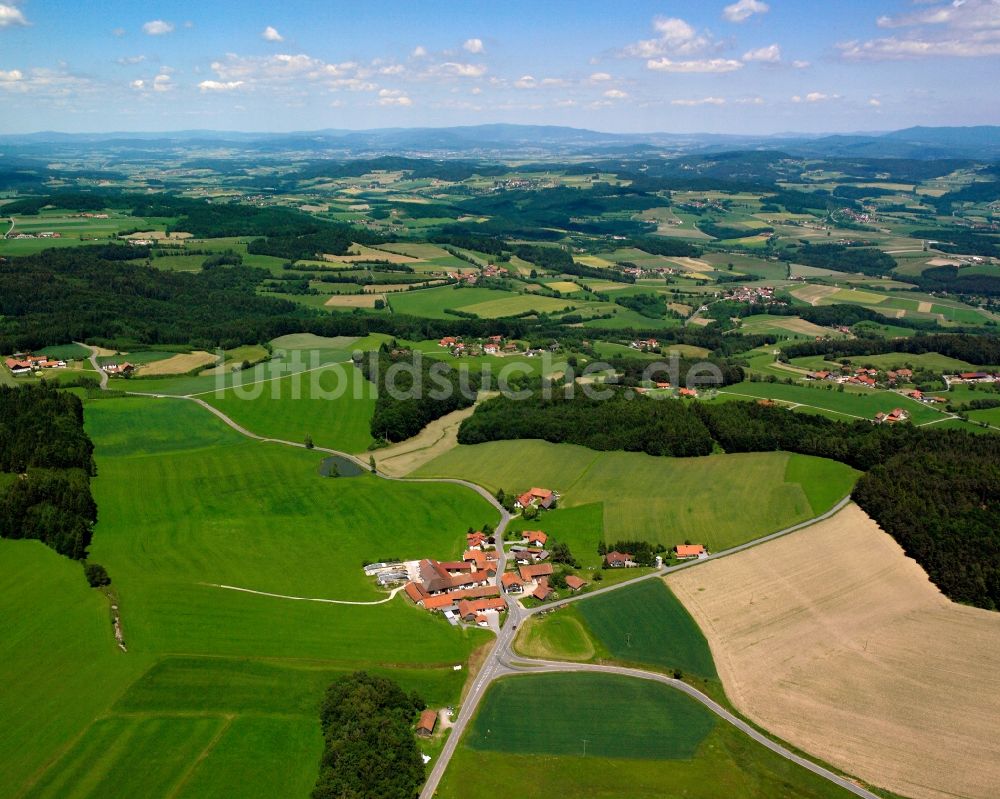 Hötzelsdorf von oben - Gehöft und Bauernhof in Hötzelsdorf im Bundesland Bayern, Deutschland