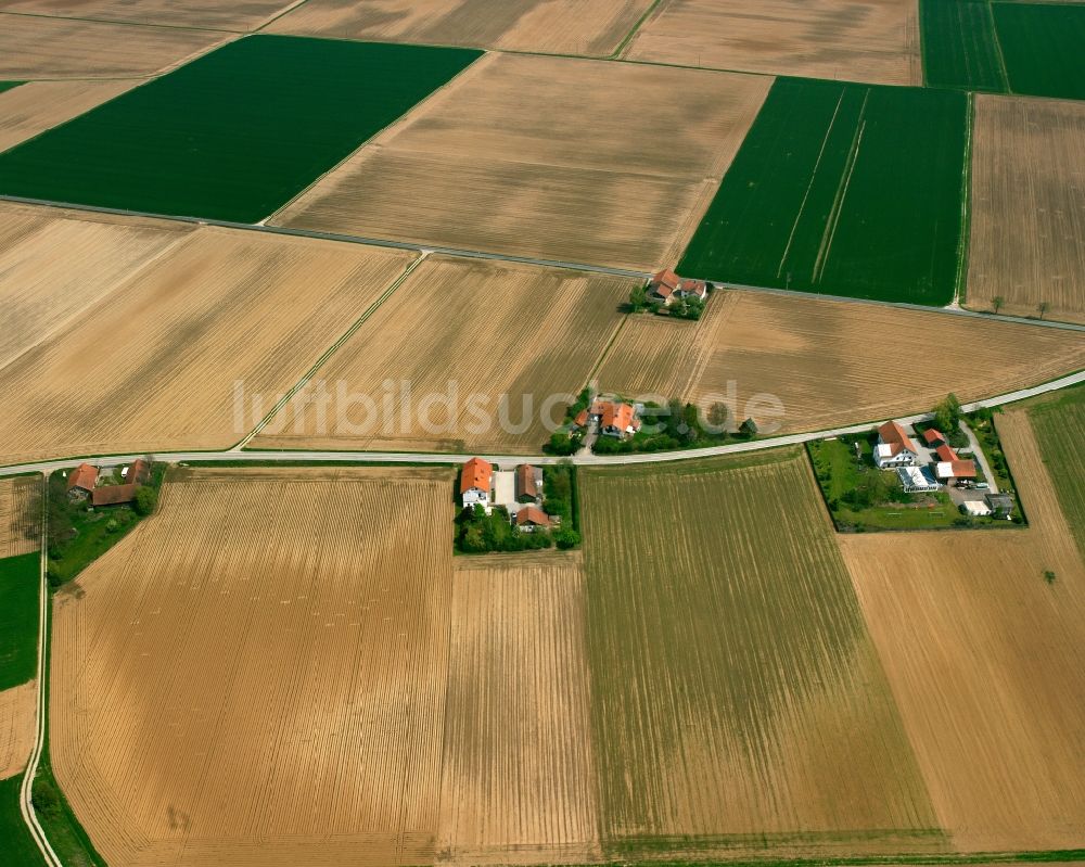 Kleintaiding von oben - Gehöft und Bauernhof in Kleintaiding im Bundesland Bayern, Deutschland