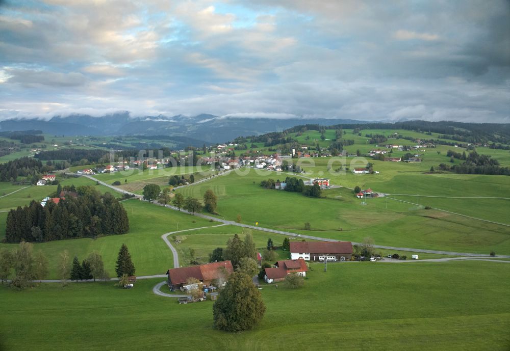 Langenried von oben - Gehöft und Bauernhof in Langenried im Bundesland Bayern, Deutschland