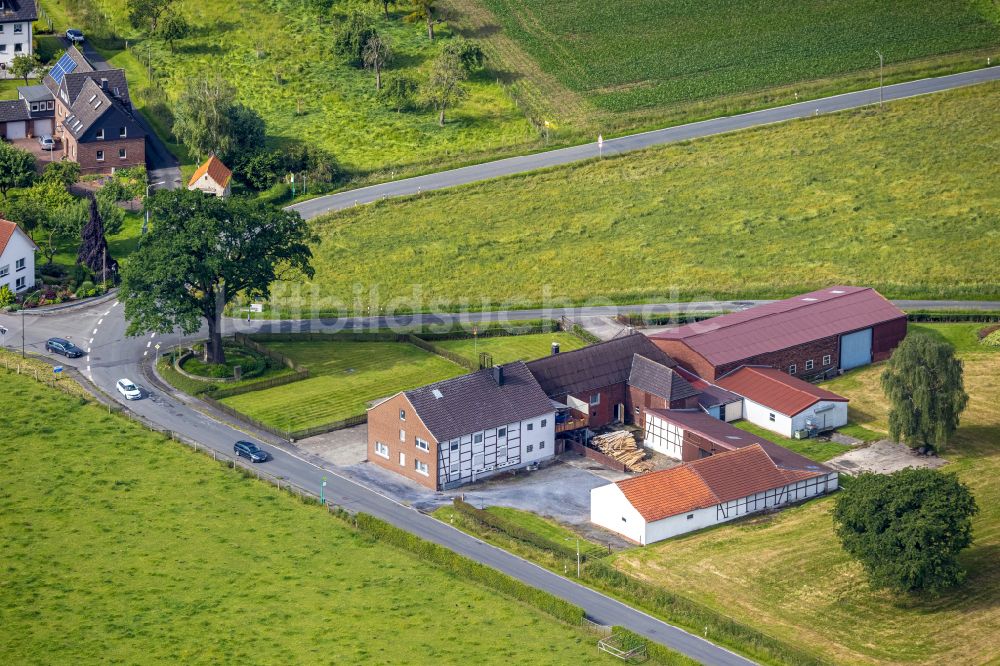 Osttünnen von oben - Gehöft und Bauernhof in Osttünnen im Bundesland Nordrhein-Westfalen, Deutschland