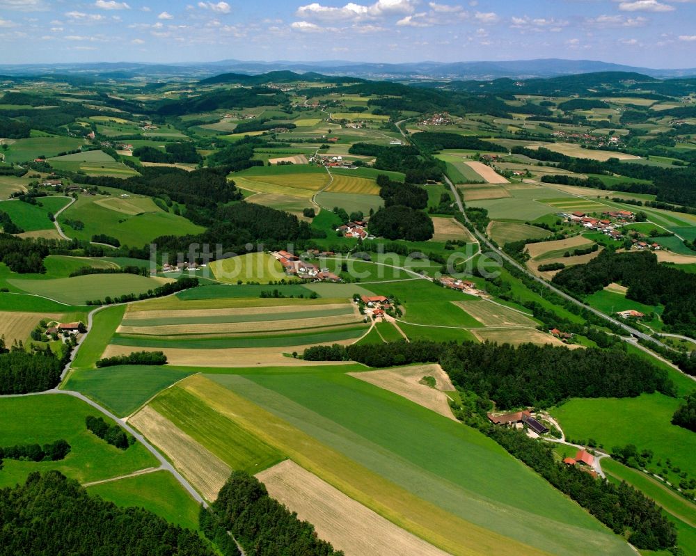 Luftaufnahme Treffendorf - Gehöft und Bauernhof in Treffendorf im Bundesland Bayern, Deutschland