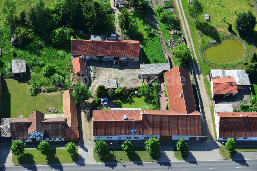 Wohlenberg von oben - Gehöft und Bauernhof in Wohlenberg im Bundesland Sachsen-Anhalt, Deutschland