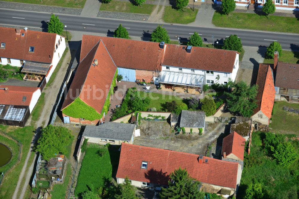 Wohlenberg aus der Vogelperspektive: Gehöft und Bauernhof in Wohlenberg im Bundesland Sachsen-Anhalt, Deutschland