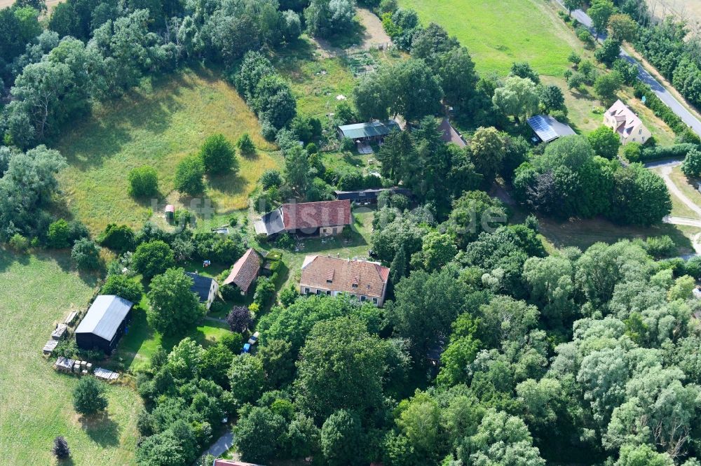 Luftbild Ackermannshof - Gehöft eines Bauernhofes in Ackermannshof im Bundesland Brandenburg, Deutschland