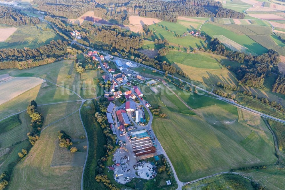 Luftbild Mühlingen - Gehöft eines Bauernhofes Mathäus Muffler Landwirtschaft in Mühlingen im Bundesland Baden-Württemberg, Deutschland