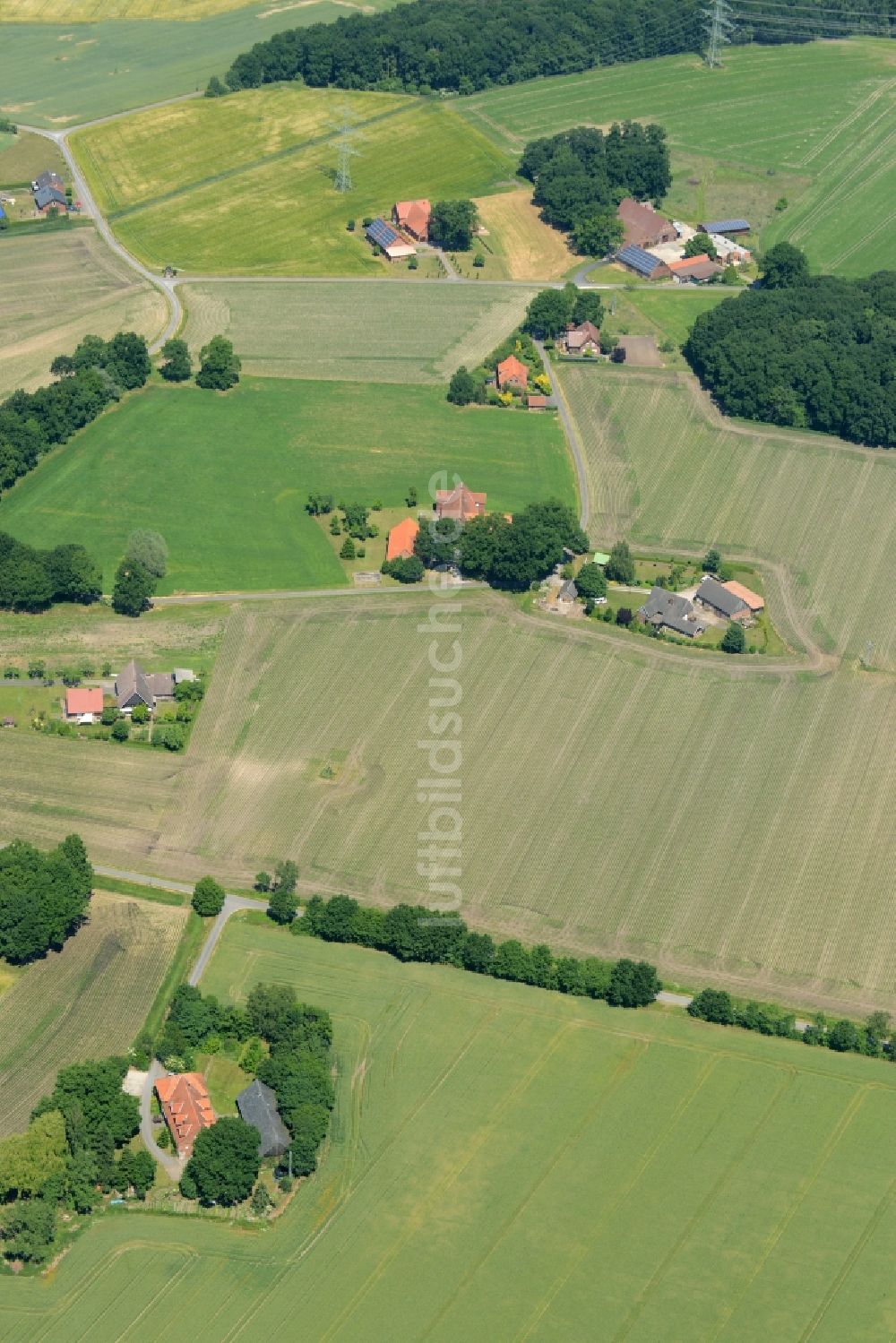 Luftbild Oelde - Gehöft eines Bauernhofes am Rand von bestellten Feldern in Oelde im Bundesland Nordrhein-Westfalen