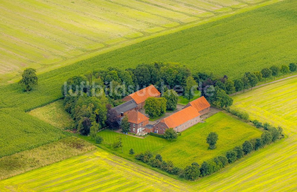 Luftbild Rosendahl - Gehöft eines Bauernhofes am Rand von bestellten Feldern in Rosendahl im Bundesland Nordrhein-Westfalen, Deutschland