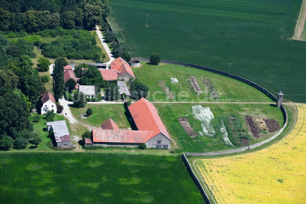 Werneck von oben - Gehöft eines Bauernhofes am Schlosspark in Werneck im Bundesland Bayern, Deutschland