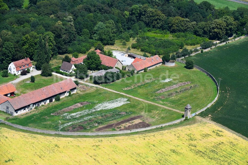 Luftbild Werneck - Gehöft eines Bauernhofes am Schlosspark in Werneck im Bundesland Bayern, Deutschland