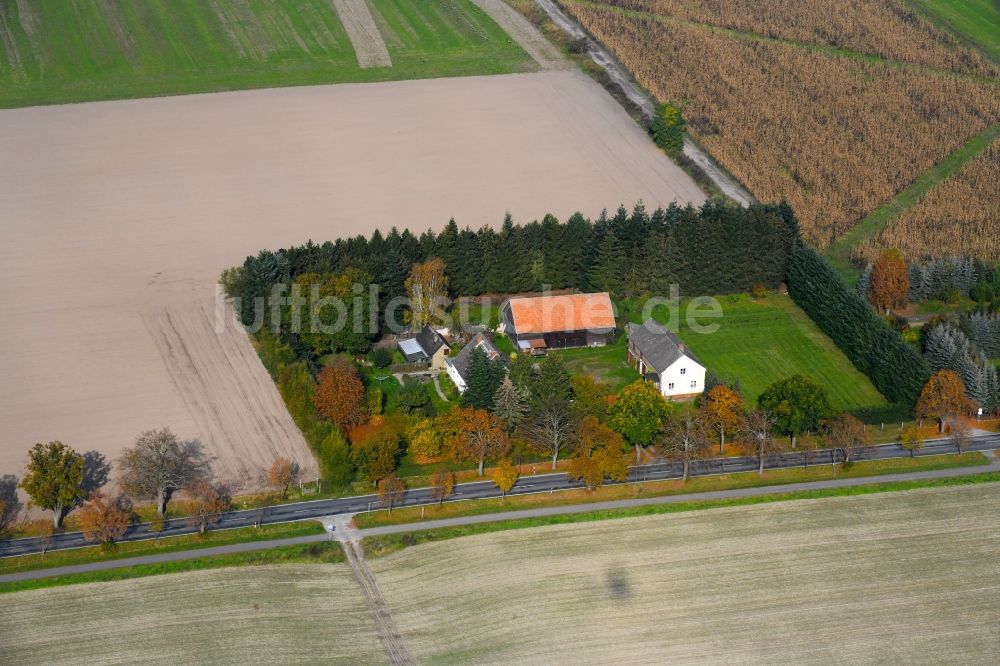 Oranienburg von oben - Gehöft eines Bauernhofes an der Schmachtenhagener Straße in Oranienburg im Bundesland Brandenburg, Deutschland