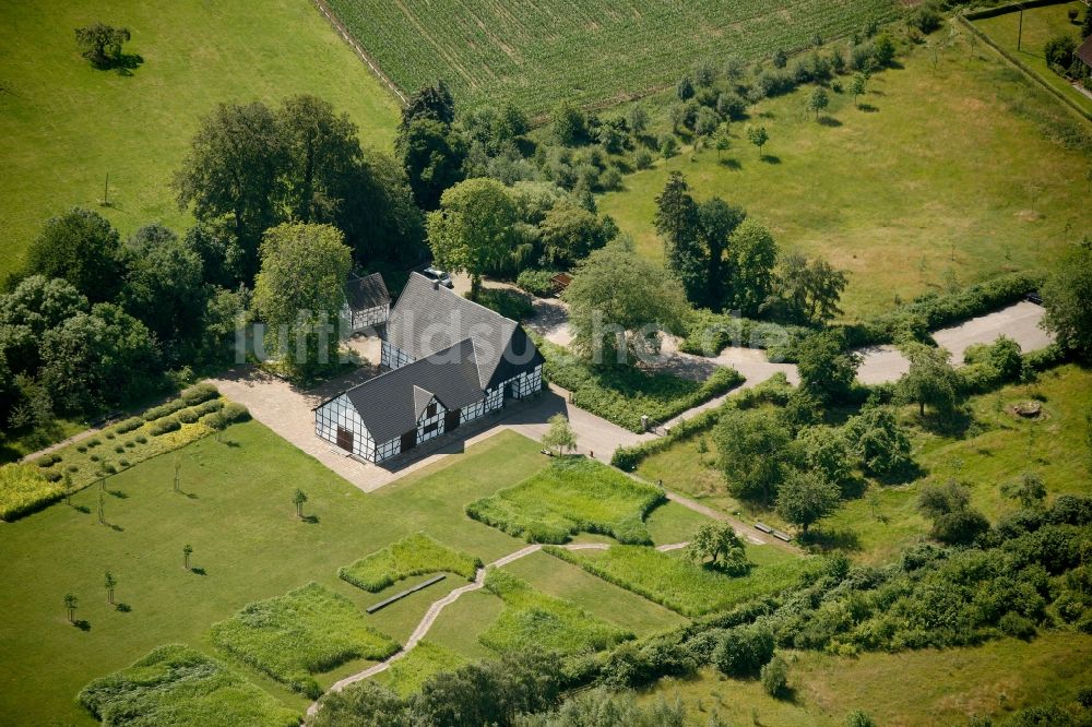 Luftbild Holzwickede - Gehöft eines landwirtschaftlichen Betriebes bei Holzwickede im Bundesland Nordrhein-Westfalen