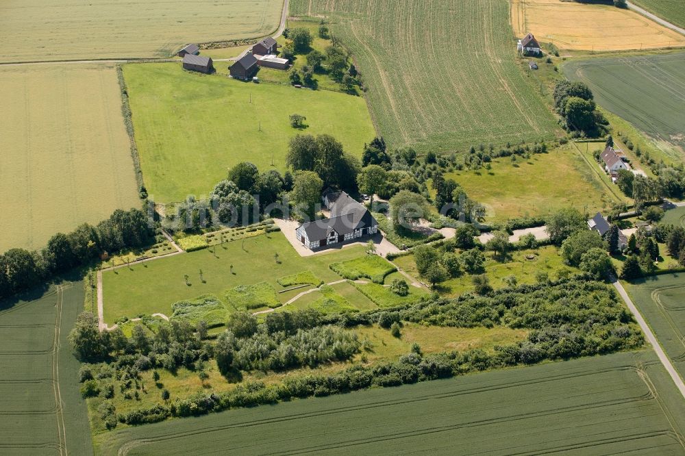 Luftbild Holzwickede - Gehöft eines landwirtschaftlichen Betriebes bei Holzwickede im Bundesland Nordrhein-Westfalen