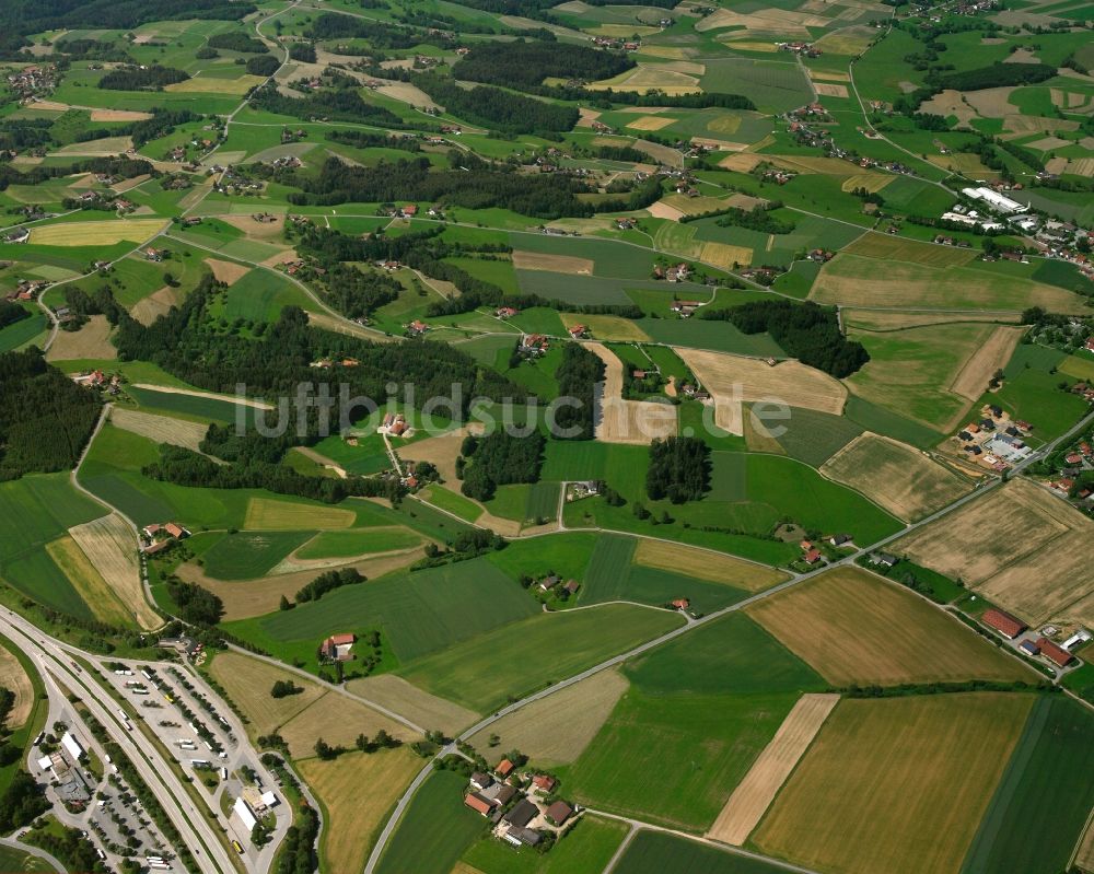 Lintach aus der Vogelperspektive: Gehöfte und Bauernhöfe in Lintach im Bundesland Bayern, Deutschland