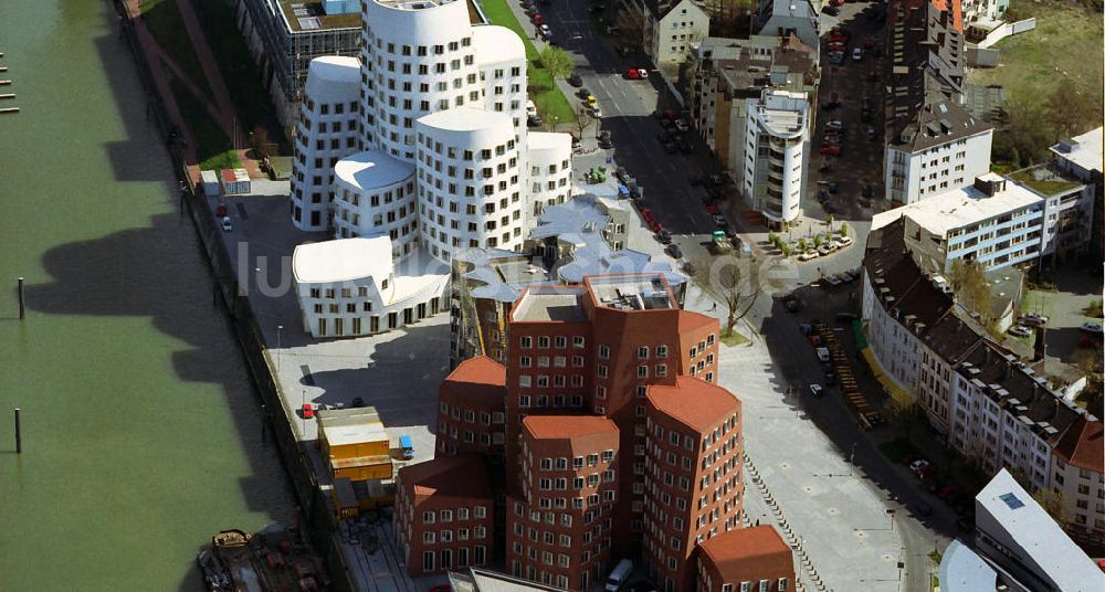 Luftbild Düsseldorf - Gehry Bauten am Medienhafen in Duesseldorf