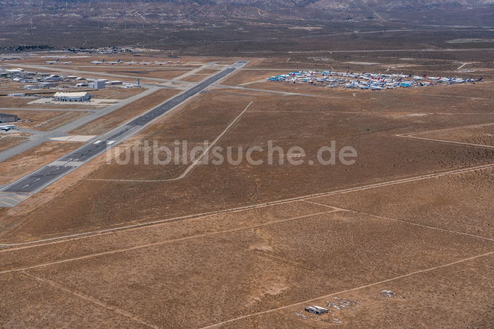 Luftaufnahme Mojave - Gelande des Flughafen Mojave Air & Space Port in Mojave in Kalifornien, USA