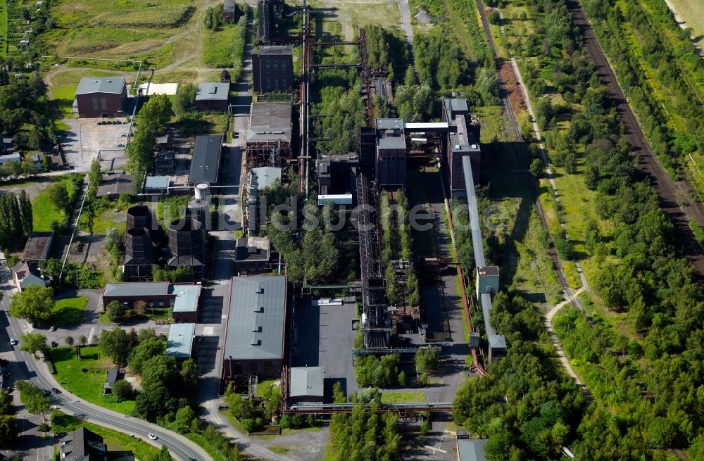 Luftaufnahme Dortmund OT Huckarde - Gelände mit Abraumhalde und dem Industriedenkmal der Kokerei Hansa in Dortmund-Huckarde im Bundesland Nordrhein-Westfalen