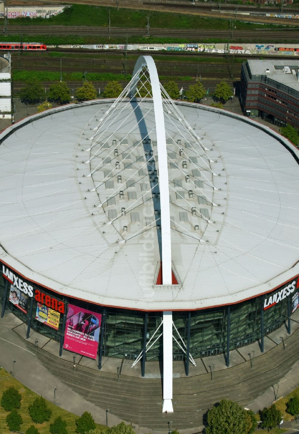 Köln aus der Vogelperspektive: Gelände der Arena Lanxess Arena am Willy-Brandt-Platz in Köln im Bundesland Nordrhein-Westfalen - NRW, Deutschland