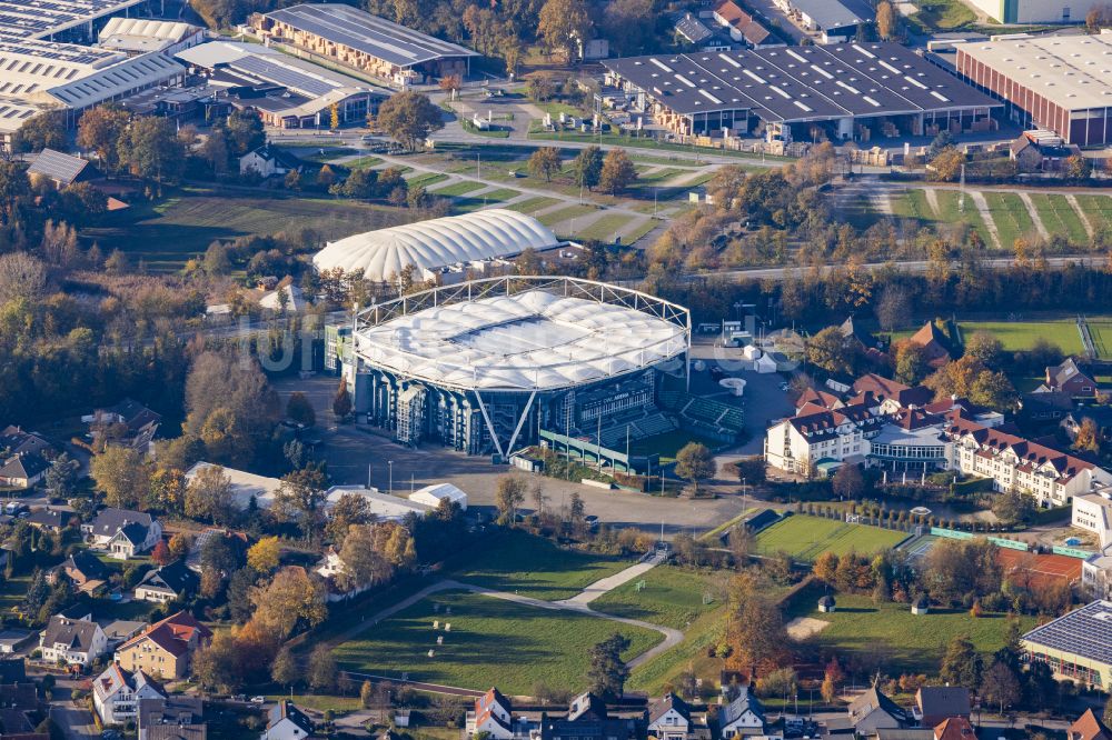 Luftbild Halle (Westfalen) - Gelände der Arena und Veranstaltungsstätte der OWL ARENA an der Roger-Federer-Allee in Halle (Westfalen) im Bundesland Nordrhein-Westfalen, Deutschland