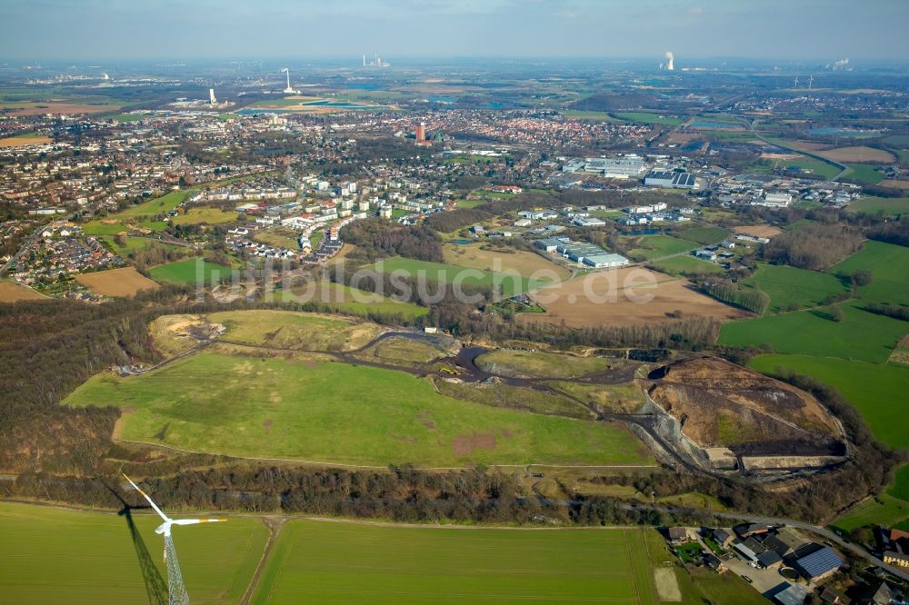 Kamp-Lintfort von oben - Gelände der aufgeschütteten Mülldeponie Eyller Berg in Kamp-Lintfort im Bundesland Nordrhein-Westfalen