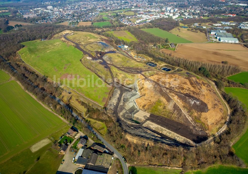 Luftaufnahme Kamp-Lintfort - Gelände der aufgeschütteten Mülldeponie Eyller Berg in Kamp-Lintfort im Bundesland Nordrhein-Westfalen