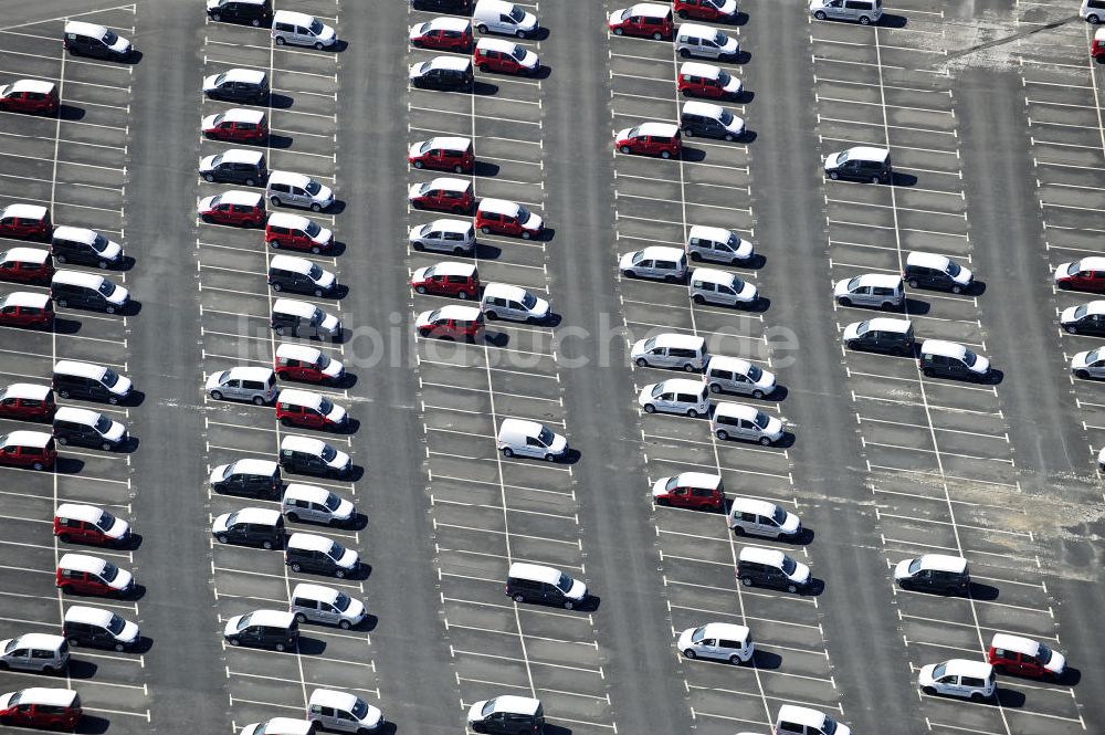 Etzin aus der Vogelperspektive: Gelände der Auto- Service-und Umschlag- Center Mosolf GmbH in Etzin bei Nauen