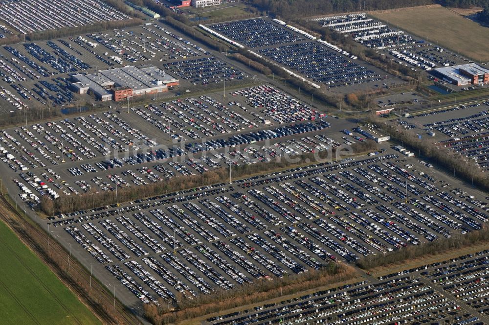 Etzin von oben - Gelände der Auto- Service-und Umschlag- Center Mosolf GmbH in Etzin bei Nauen