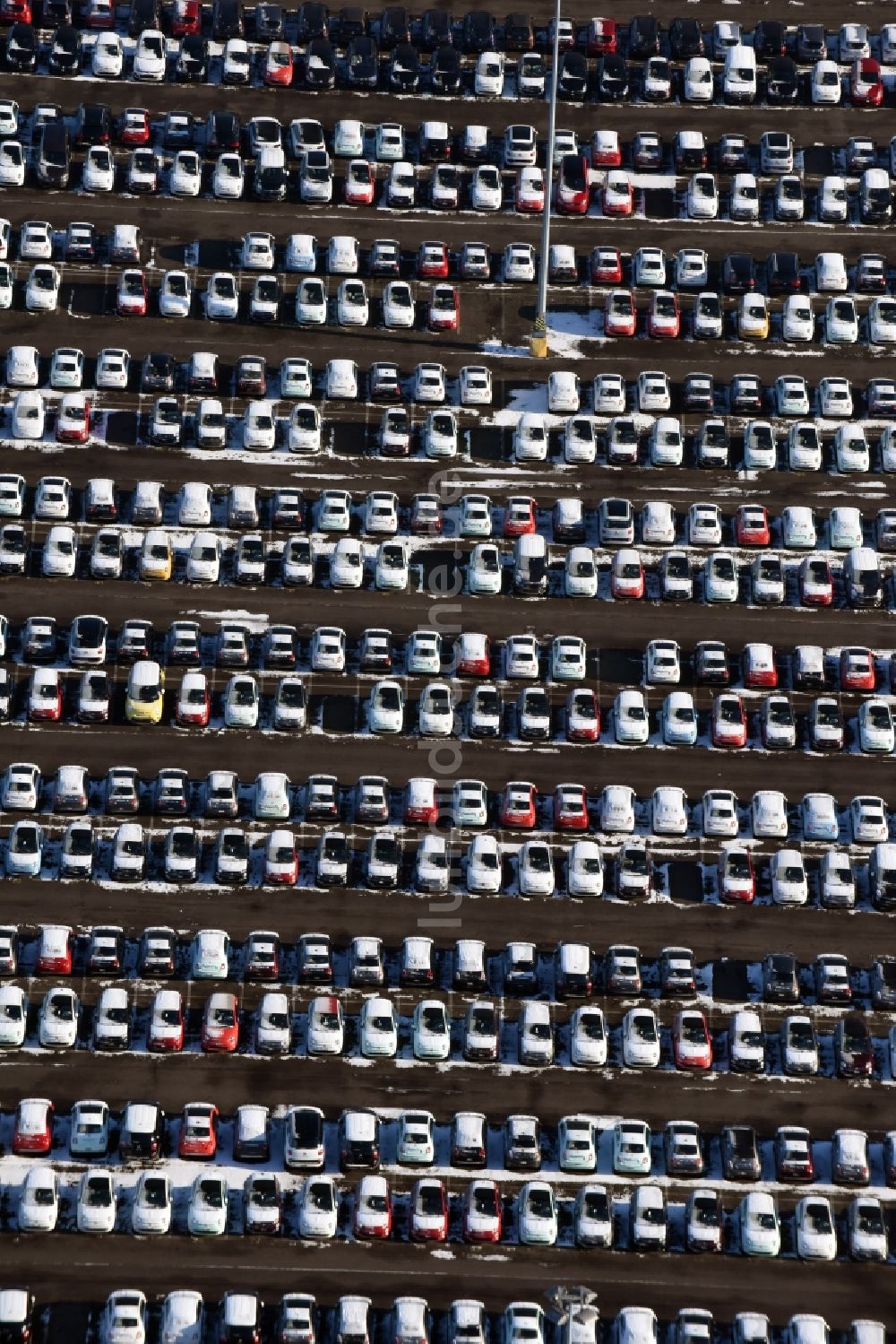 Luftaufnahme Ketzin - Gelände der Auto- Service-und Umschlag- Center Mosolf GmbH in Etzin im Bundesland Brandenburg