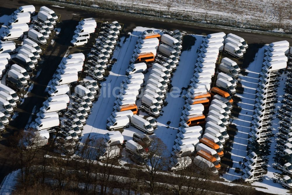 Ketzin von oben - Gelände der Auto- Service-und Umschlag- Center Mosolf GmbH in Etzin im Bundesland Brandenburg