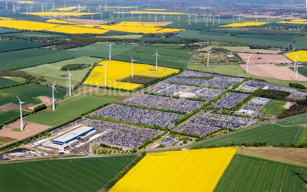 Ketzin von oben - Gelände der Auto- Service-und Umschlag- Center Mosolf GmbH in Etzin im Bundesland Brandenburg