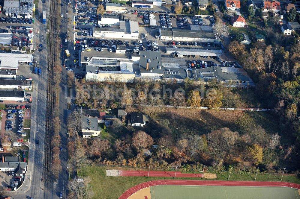 Berlin von oben - Gelände des Autohauses Möbus an der Hansastrasse 202 in 13088 Berlin - Hohenschönhausen