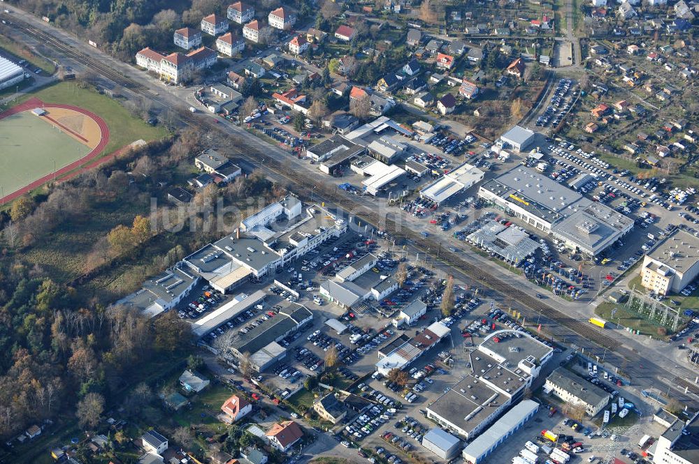 Berlin von oben - Gelände des Autohauses Möbus an der Hansastrasse 202 in 13088 Berlin - Hohenschönhausen