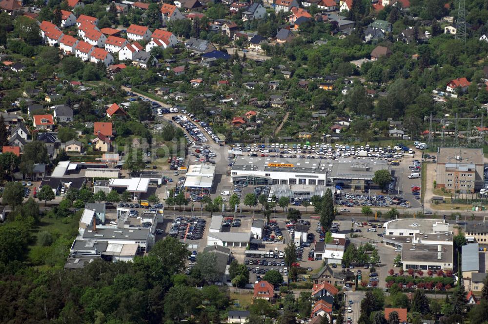 Berlin von oben - Gelände des Autohauses Möbus an der Hansastrasse 202 in 13088 Berlin - Hohenschönhausen