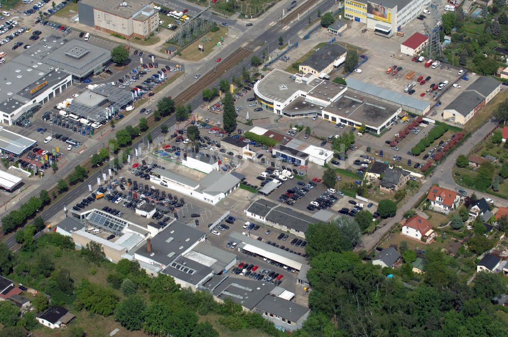 Berlin von oben - Gelände des Autohauses Möbus an der Hansastrasse 202 in 13088 Berlin - Hohenschönhausen