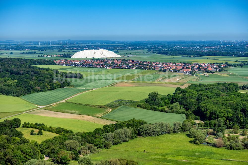 Luftbild Giesen - Gelände der Bergbau- Halde zur Kali- und Salzgewinnung Siegfried in Giesen im Bundesland Niedersachsen, Deutschland