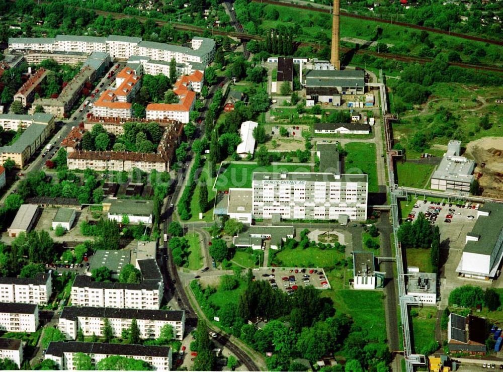 Berlin - Adlershof von oben - Gelände der Berlin - Chemie in Berlin - Adlershof.