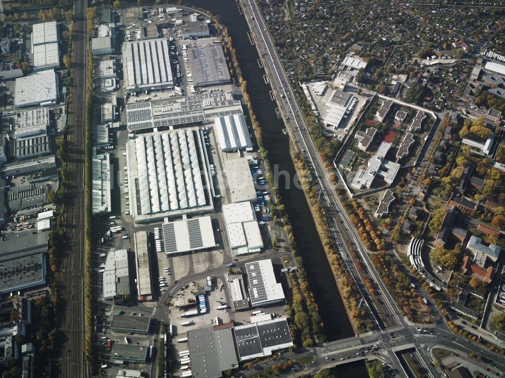 Berlin von oben - Gelände des Berliner Großmarktes am Westhafenkanal im Ortsteil Moabit in Berlin