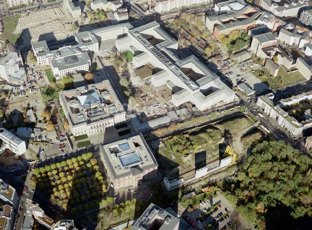 Luftbild Berlin - Gelände am Berliner Landtag, Grophiusbau und Bundesfinanzministerium an der Wilhelmstraße / Niederkirchnerstraße in Berlin - Mitte