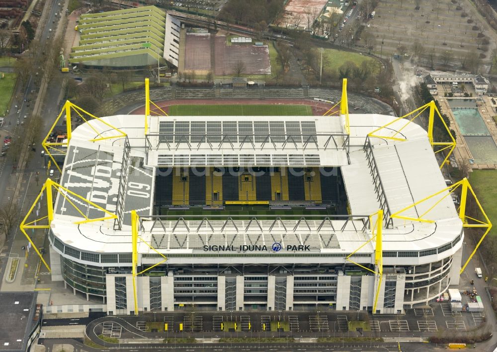 Dortmund von oben - Gelände des Borusseum , der Arena Signal Iduna Park mit dem Stadion Rote Erde in Dortmund in Nordrhein-Westfalen